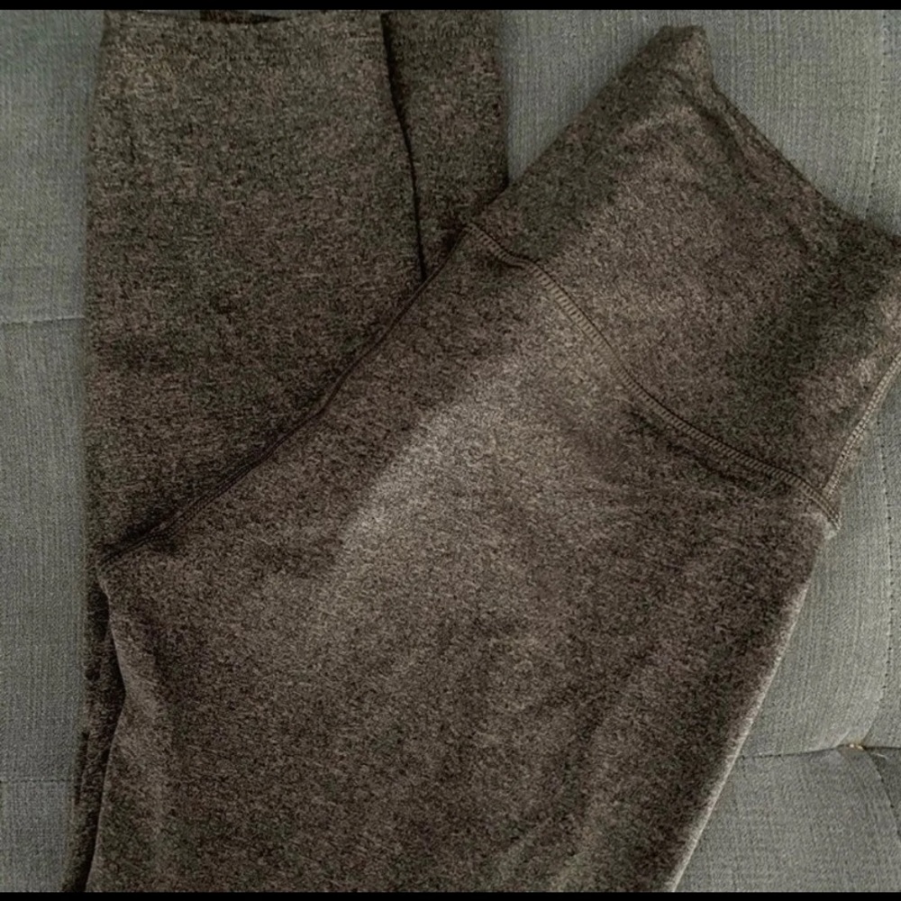 VIRUS Cropped Leggings